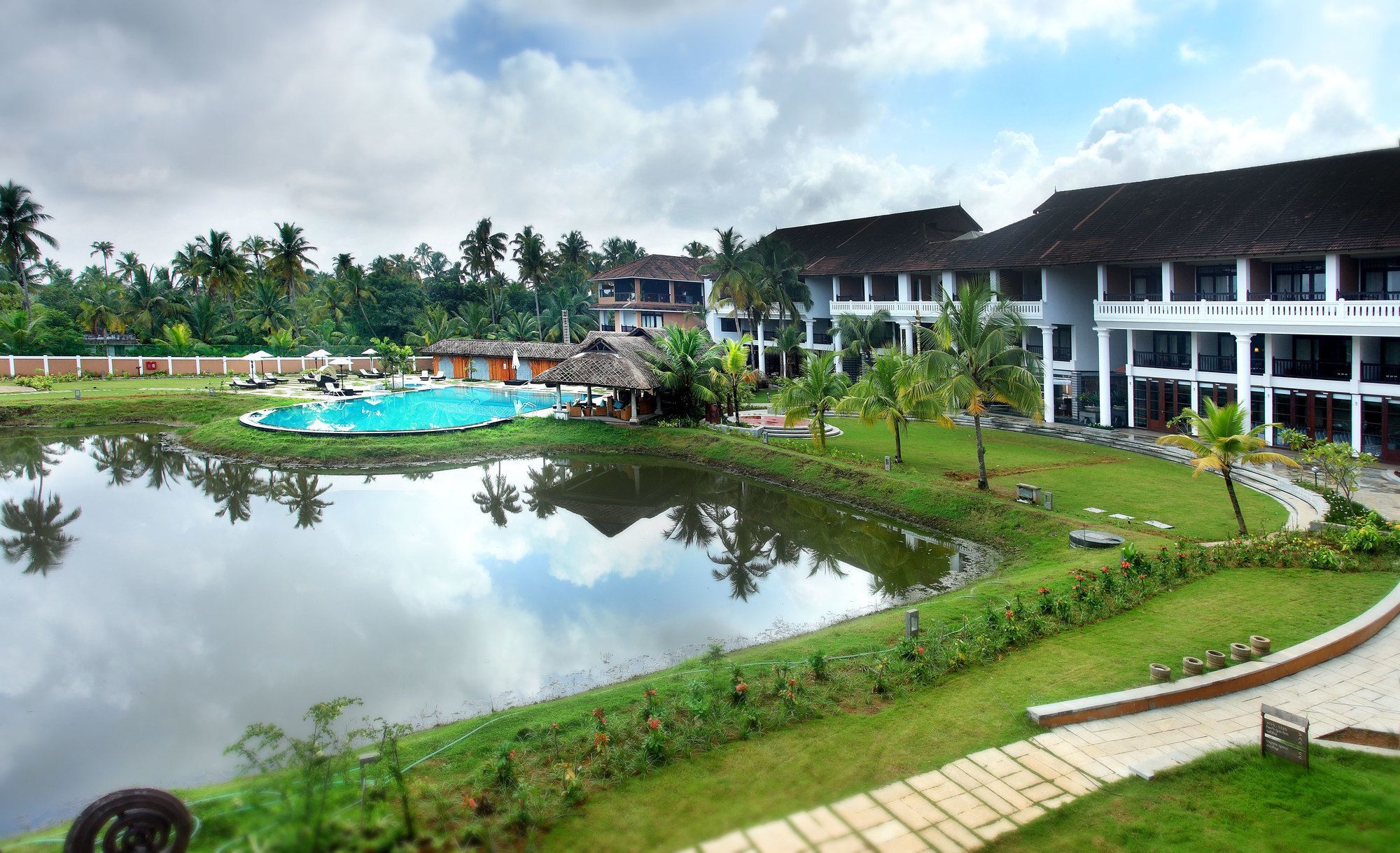 Vasundhara Sarovar Premiere Alappuzha Zewnętrze zdjęcie